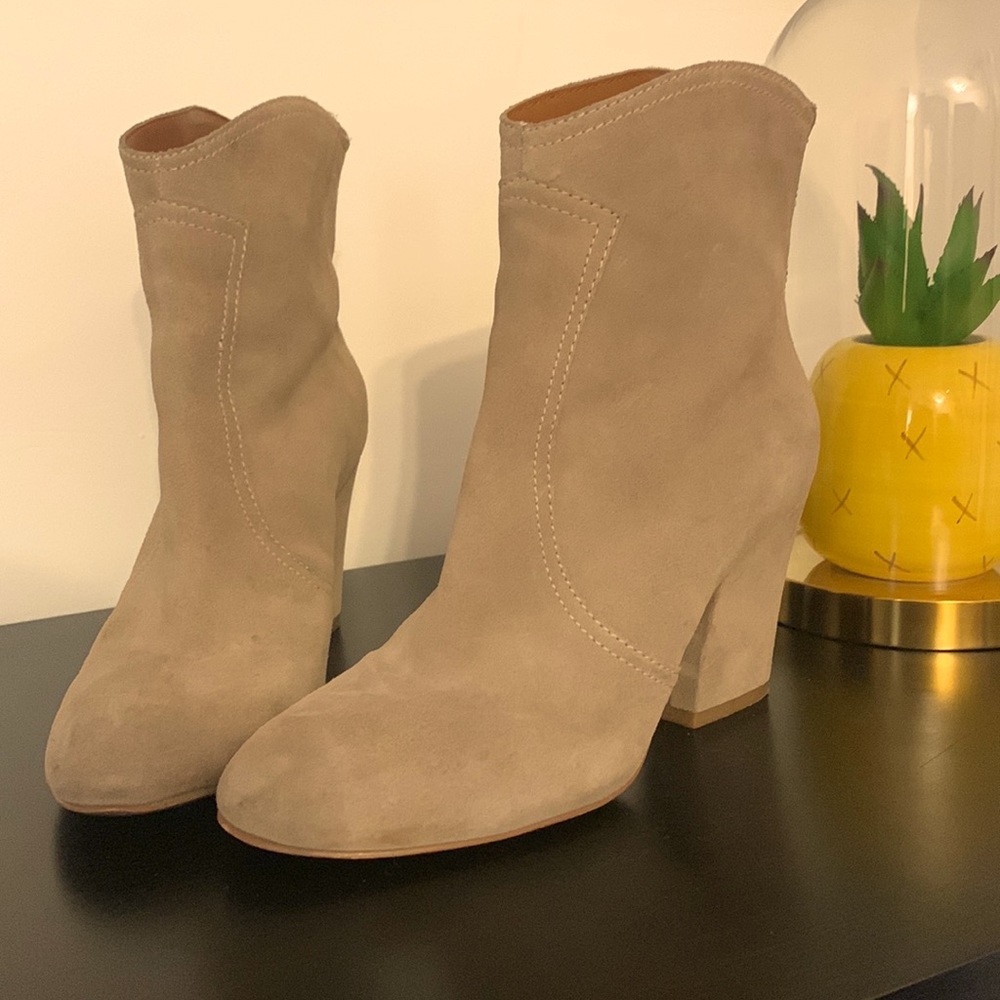 Suede beige Fall bootie